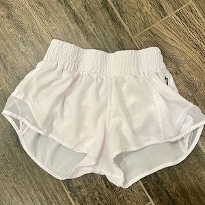Lululemon Hotty Hot Shorts 2.5 Length (Size 2)